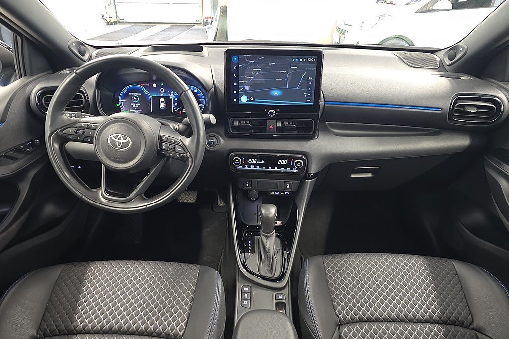 Vehicle Image 10