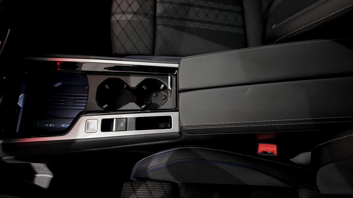 Vehicle Image 23