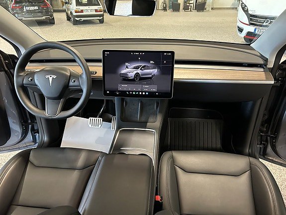 Vehicle Image 19