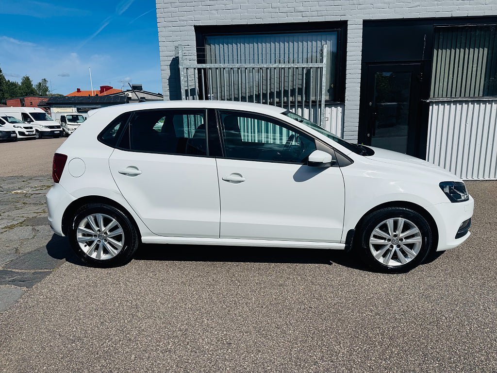 Vehicle Image 10