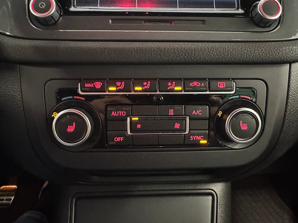 Vehicle Image 24