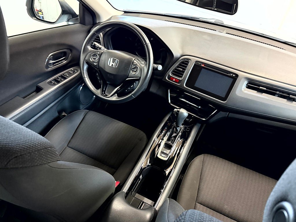 Vehicle Image 9