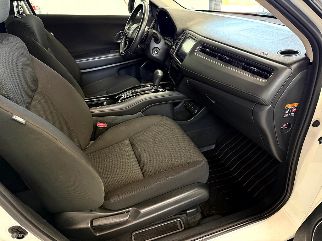Vehicle Image 11