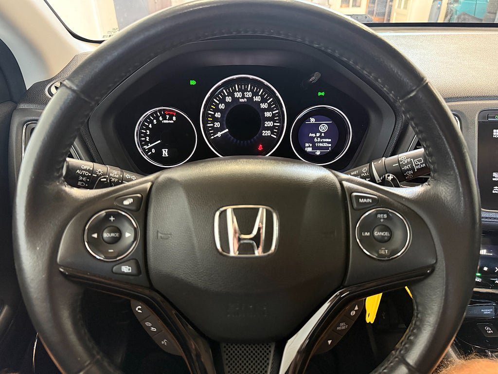 Vehicle Image 15