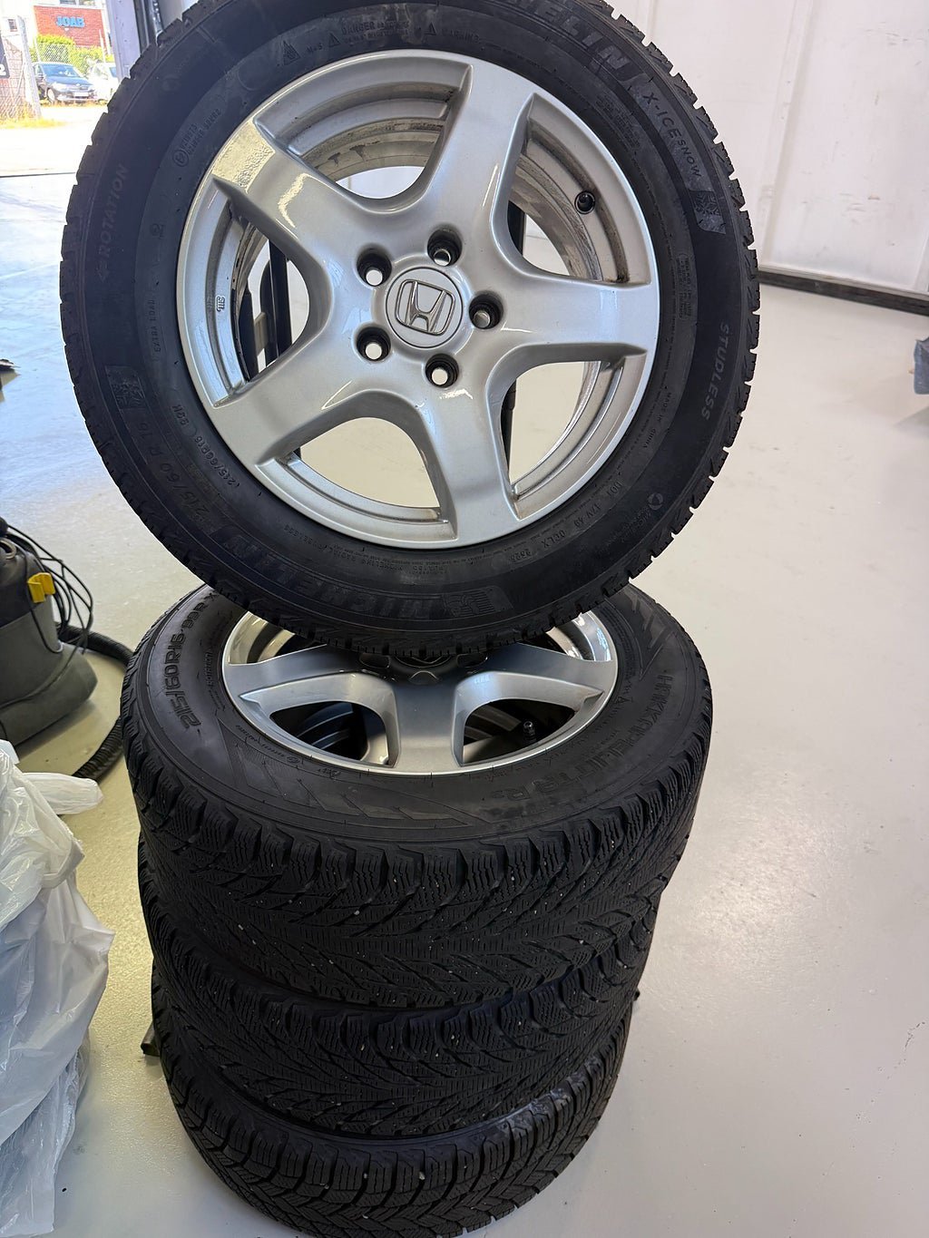 Vehicle Image 18