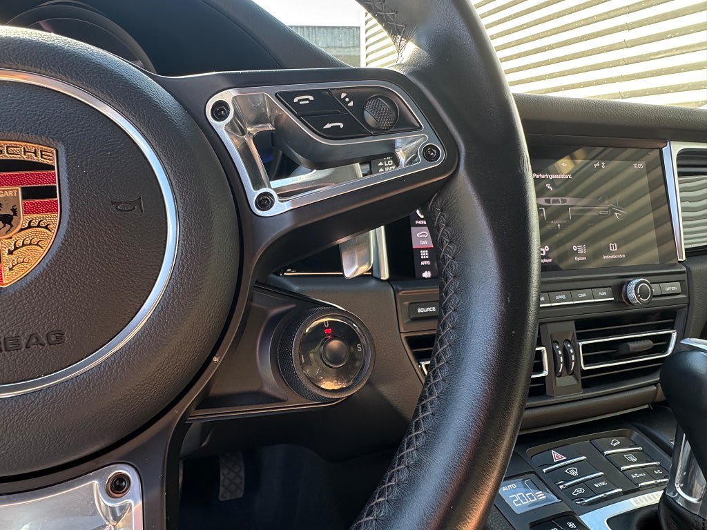 Vehicle Image 26
