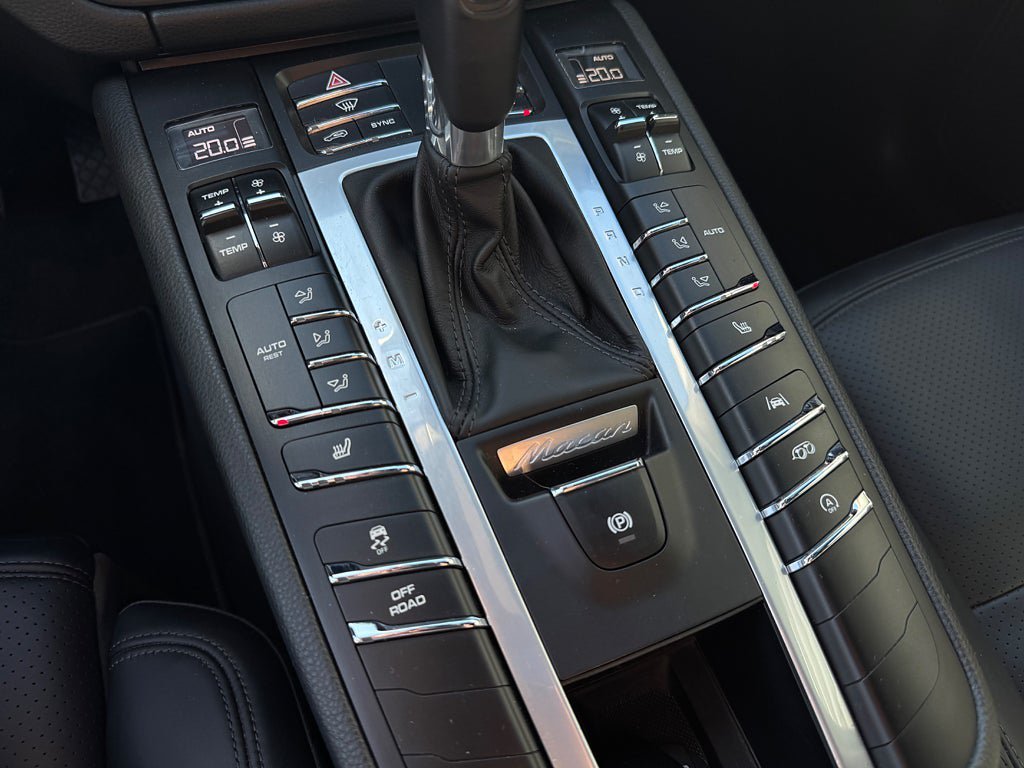 Vehicle Image 27