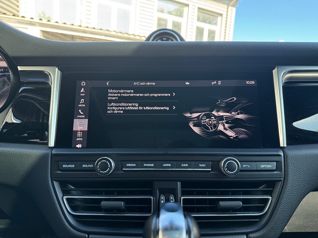 Vehicle Image 33