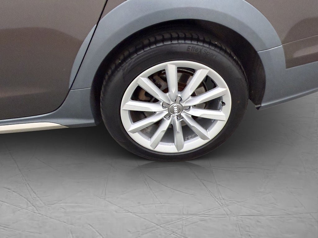 Vehicle Image 30