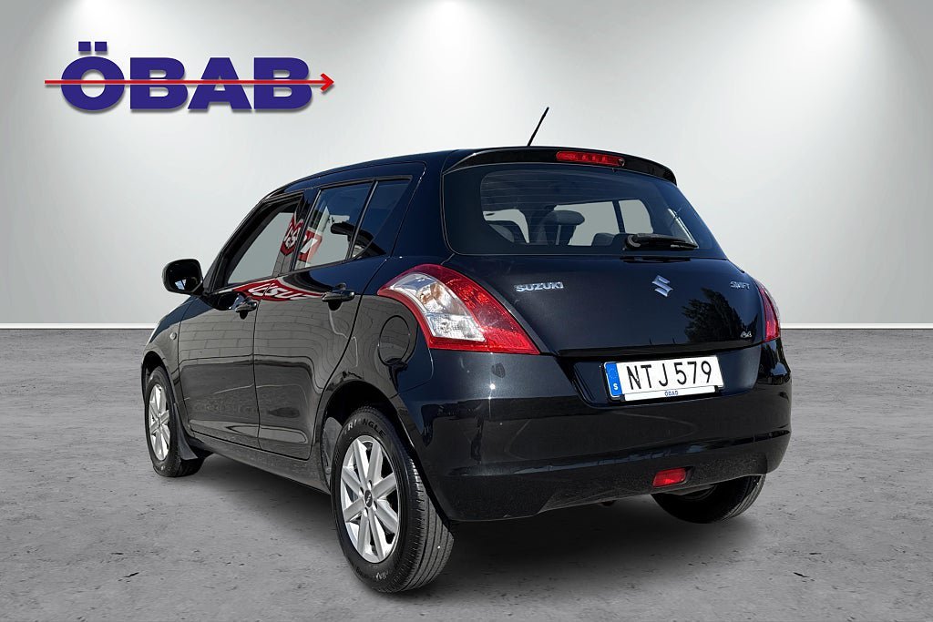 Vehicle Image 6