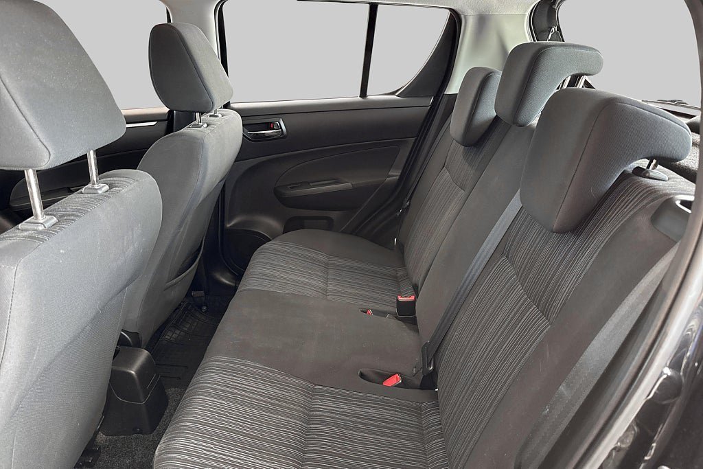 Vehicle Image 9