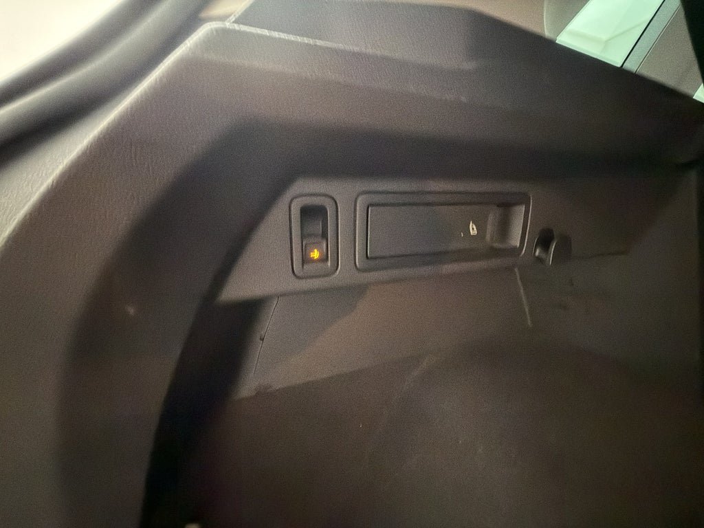 Vehicle Image 26