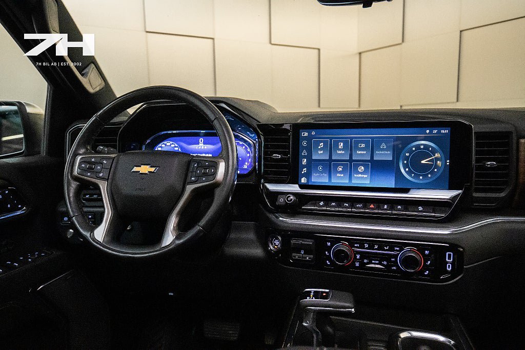 Vehicle Image 12