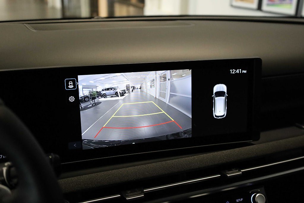Vehicle Image 8