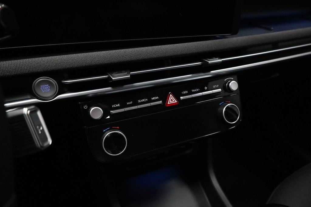 Vehicle Image 23