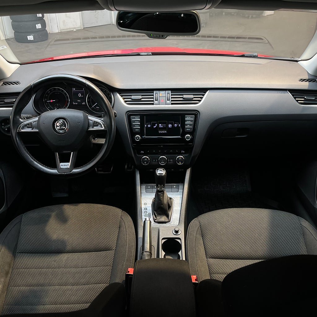 Vehicle Image 9