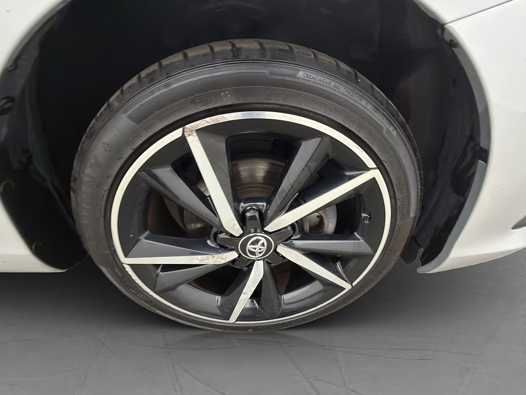 Vehicle Image 10