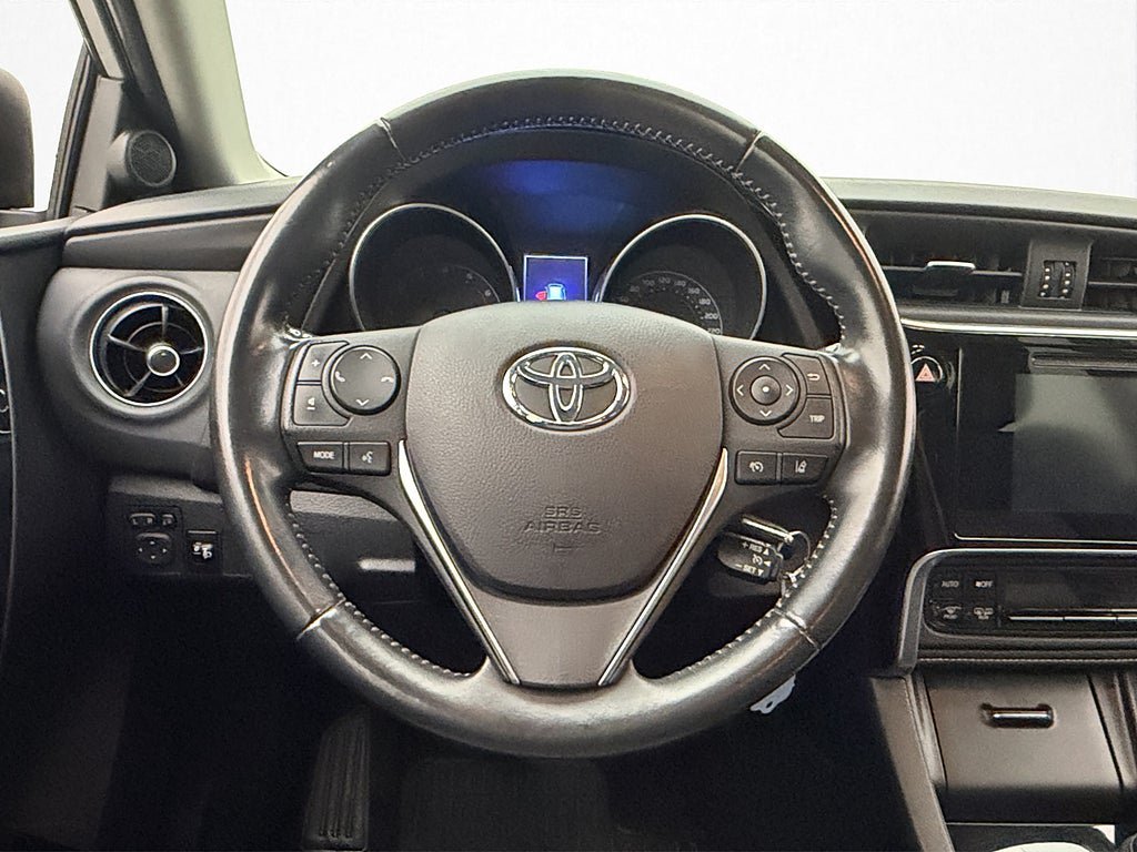 Vehicle Image 16