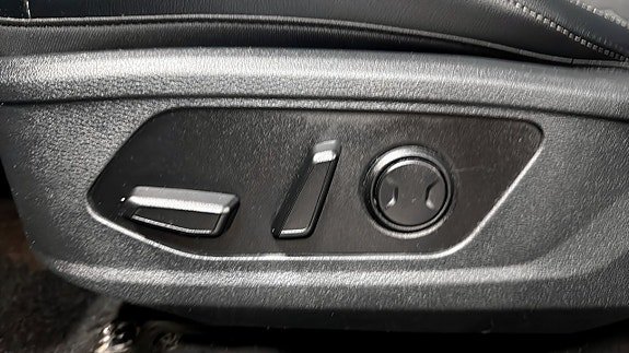 Vehicle Image 26