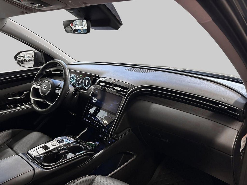 Vehicle Image 9