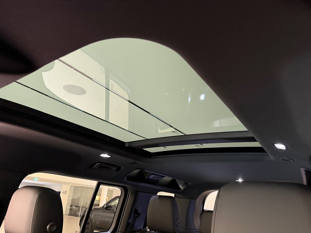 Vehicle Image 18