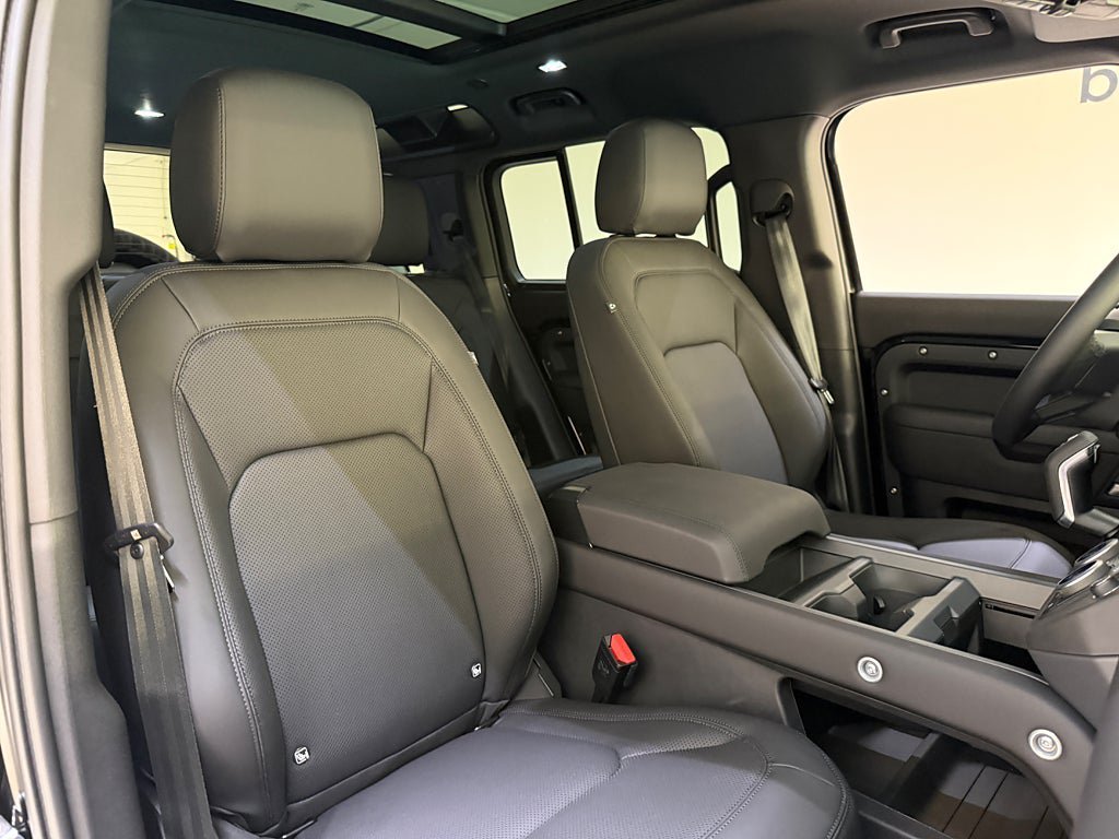 Vehicle Image 22