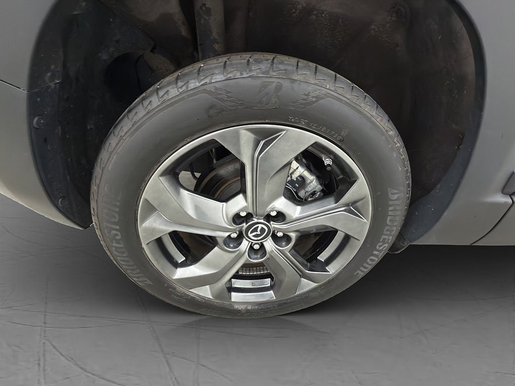 Vehicle Image 32