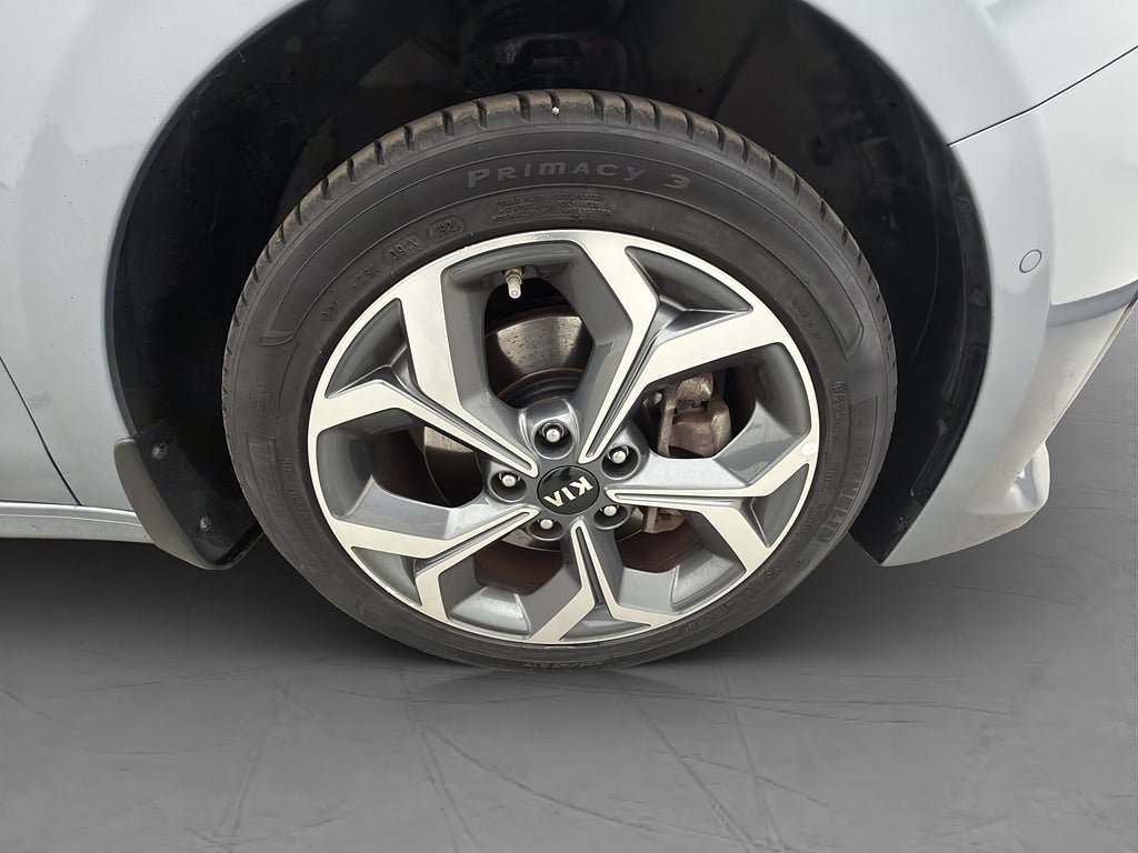 Vehicle Image 33