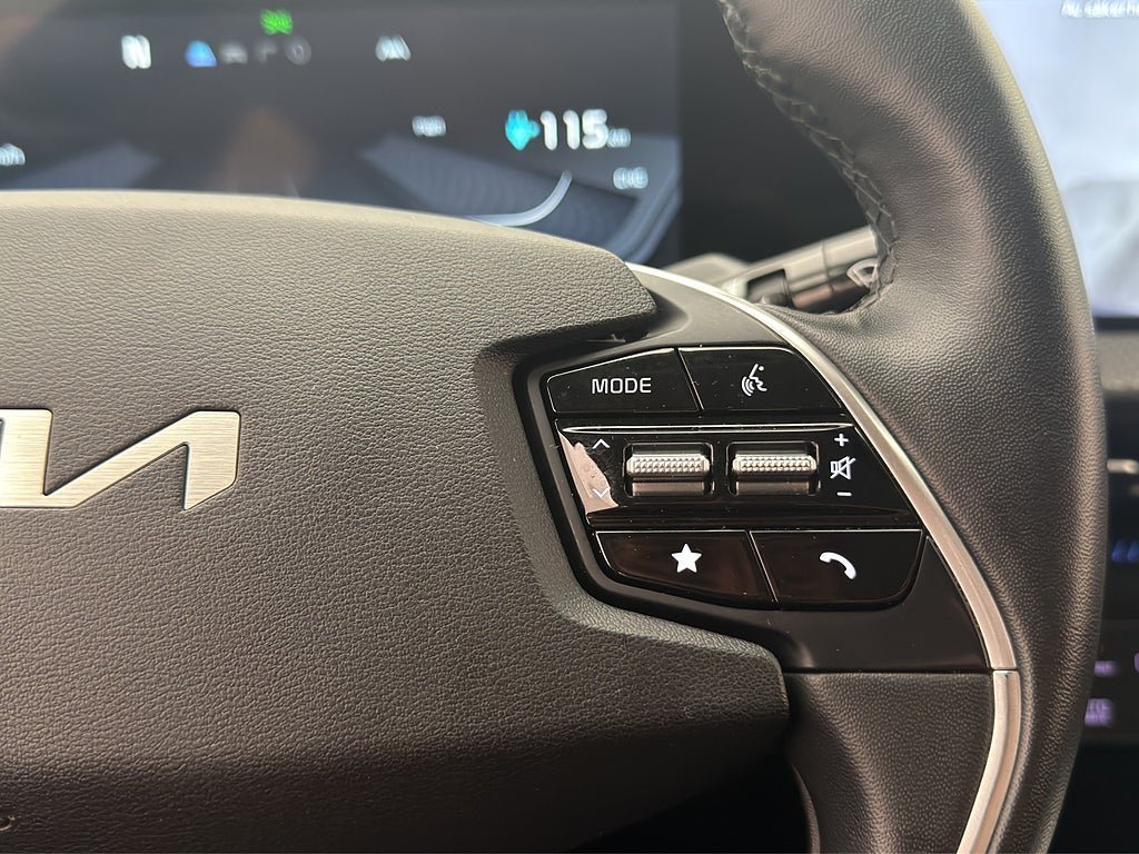 Vehicle Image 28