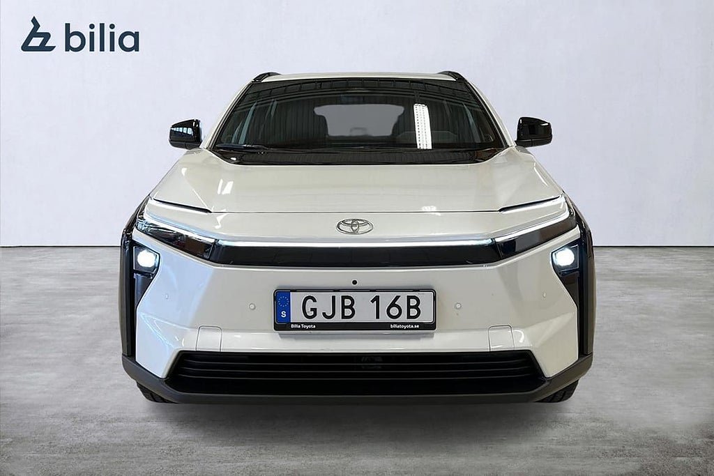 Vehicle Image 6
