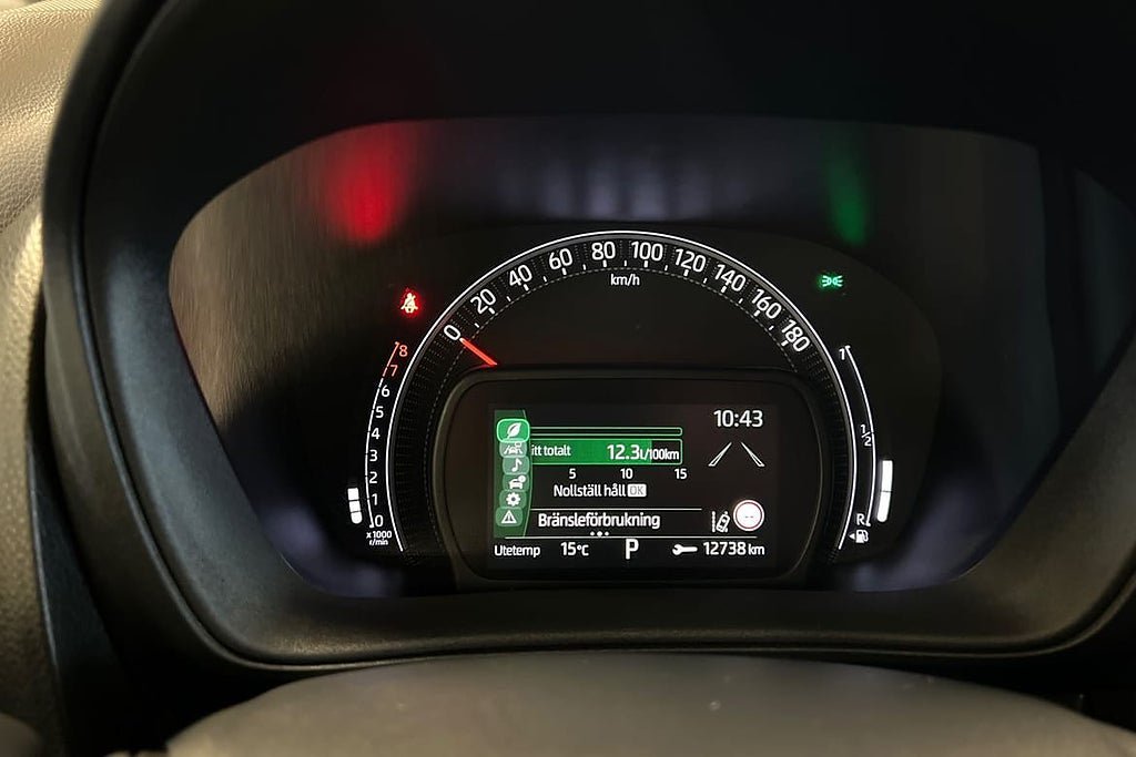 Vehicle Image 16