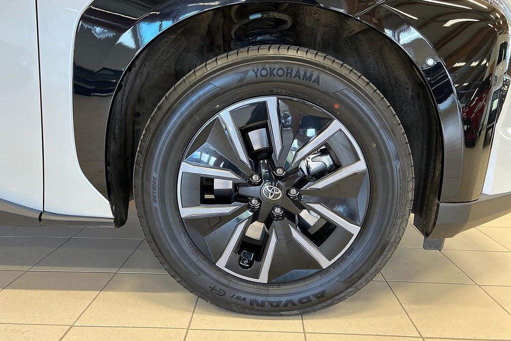 Vehicle Image 17