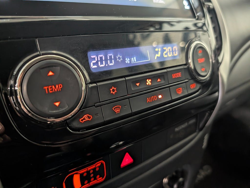 Vehicle Image 19