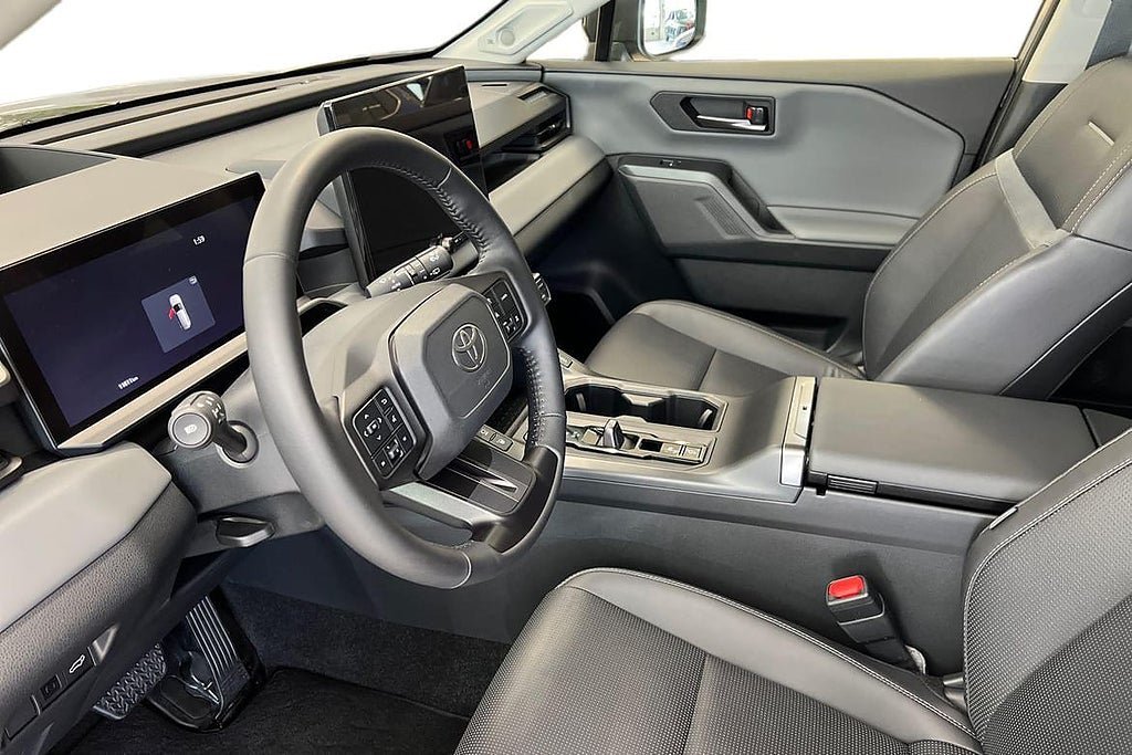 Vehicle Image 14