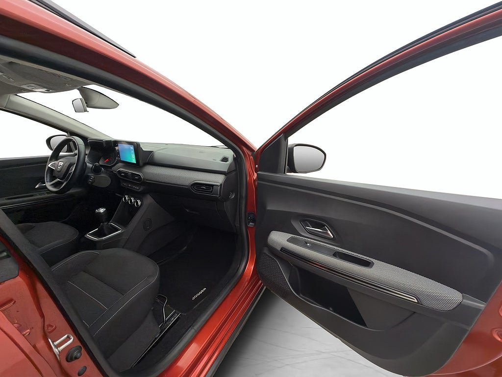 Vehicle Image 25