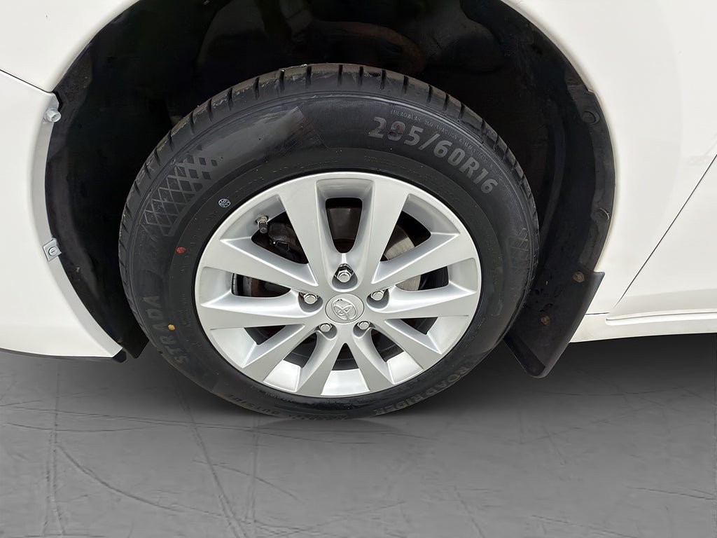 Vehicle Image 32