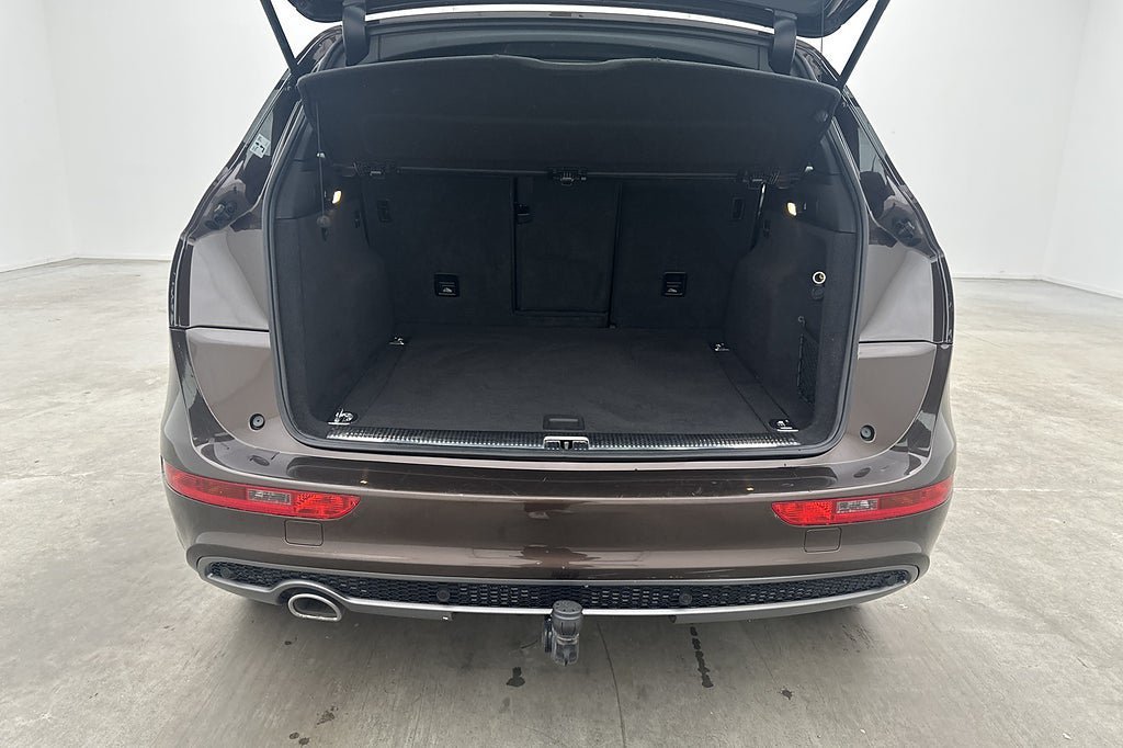 Vehicle Image 25