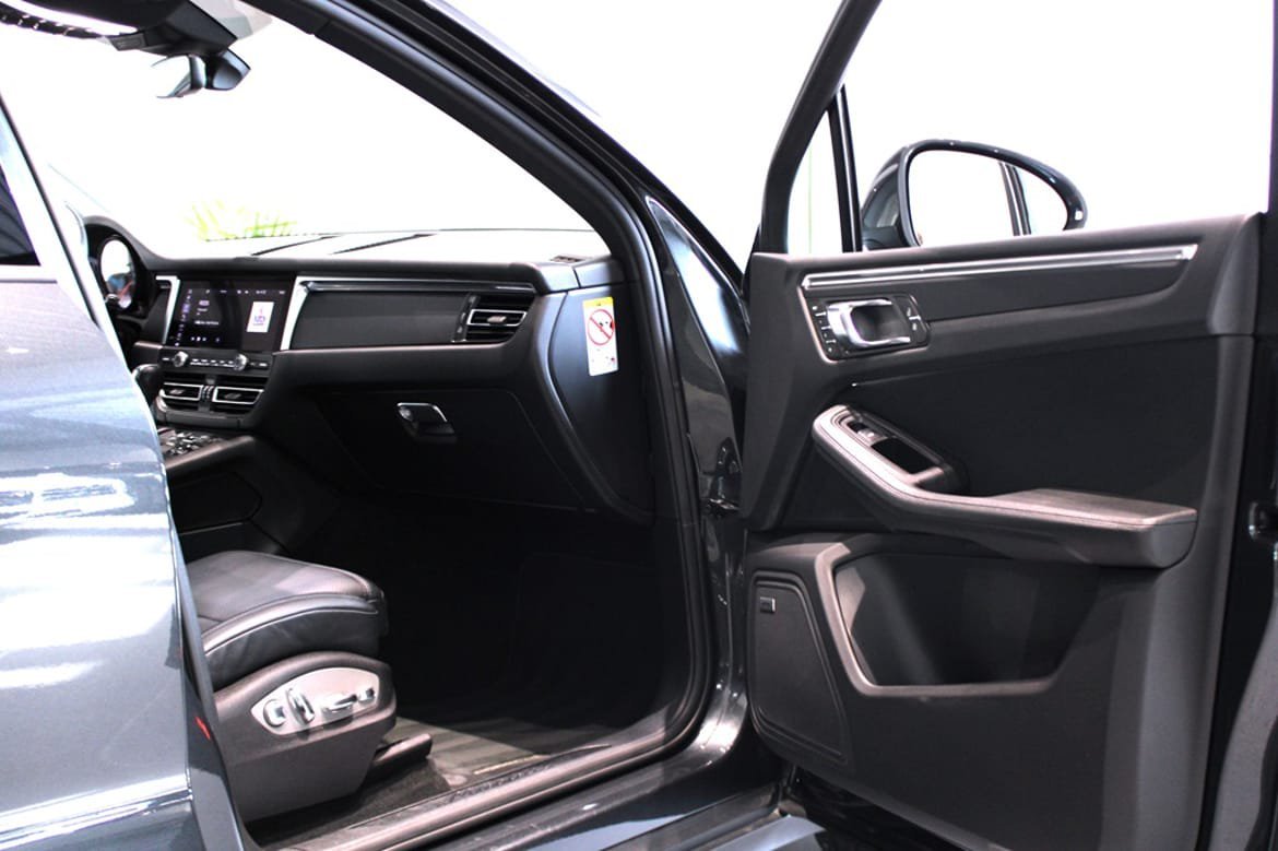 Vehicle Image 11