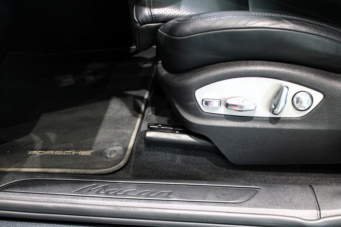 Vehicle Image 12