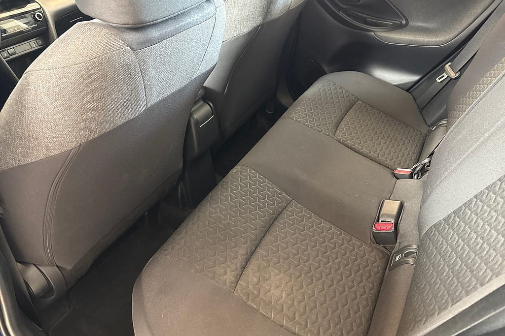 Vehicle Image 12