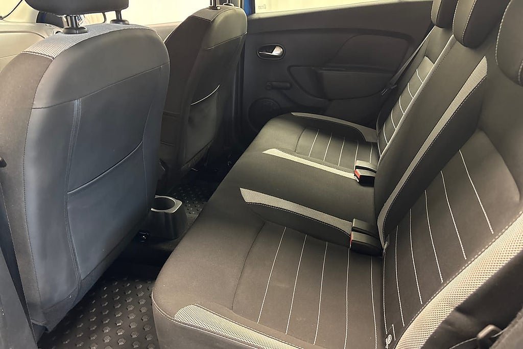Vehicle Image 14