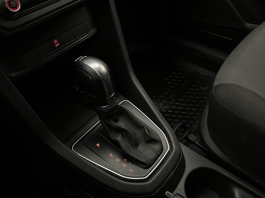 Vehicle Image 24