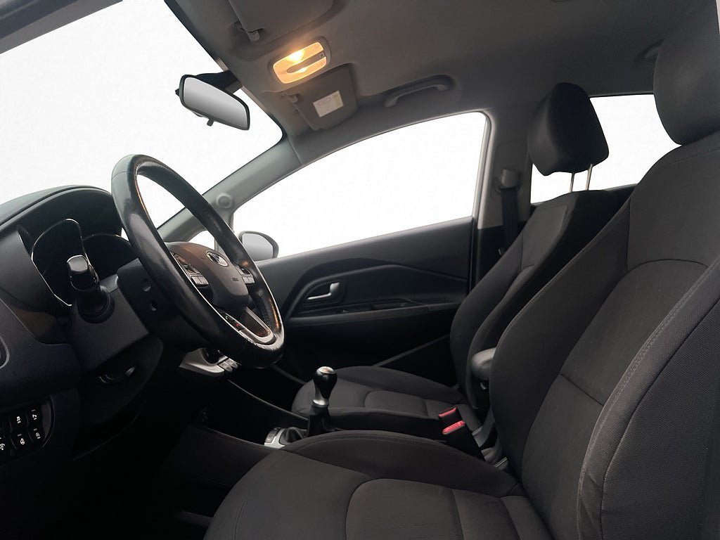 Vehicle Image 11