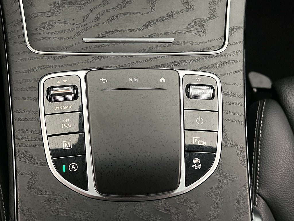 Vehicle Image 26