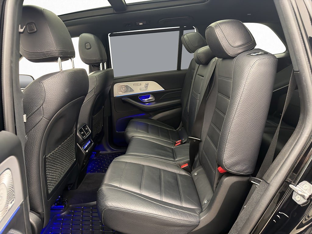 Vehicle Image 32