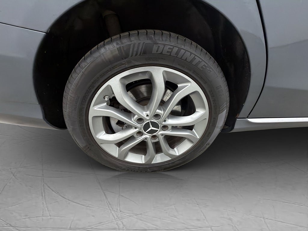 Vehicle Image 37