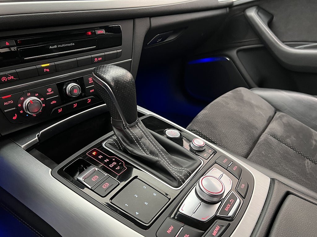 Vehicle Image 24