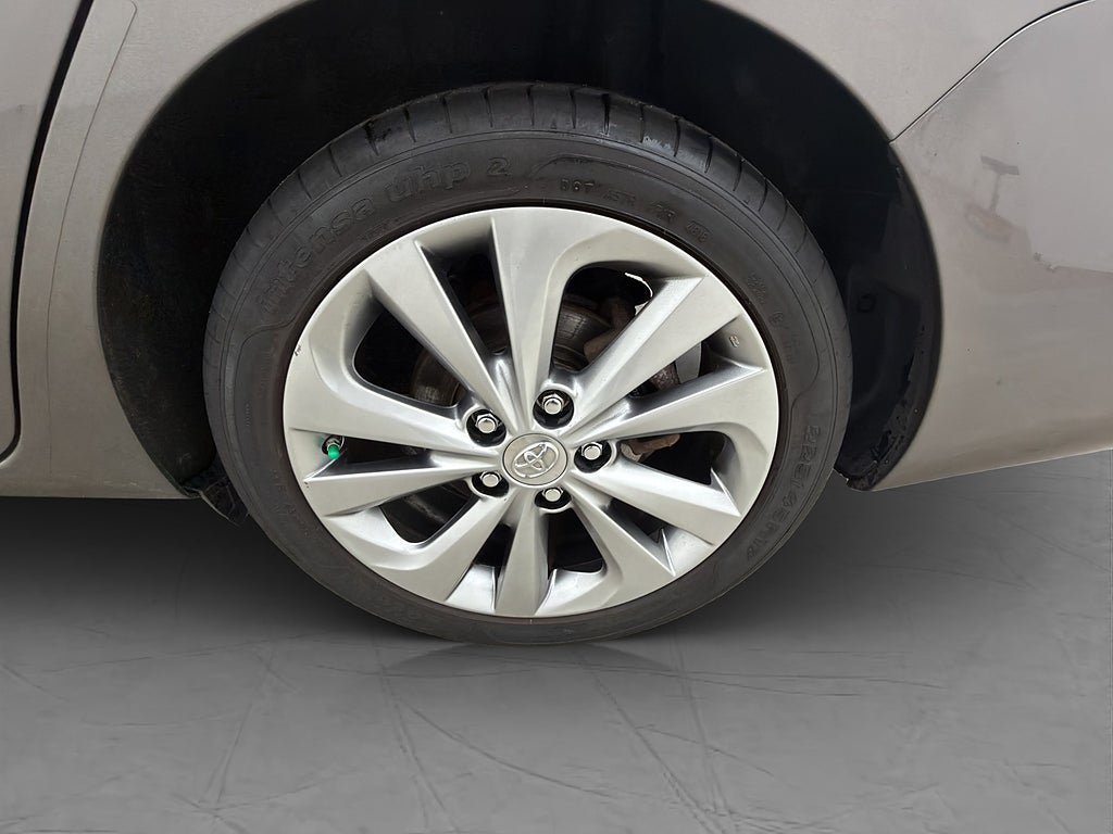 Vehicle Image 30