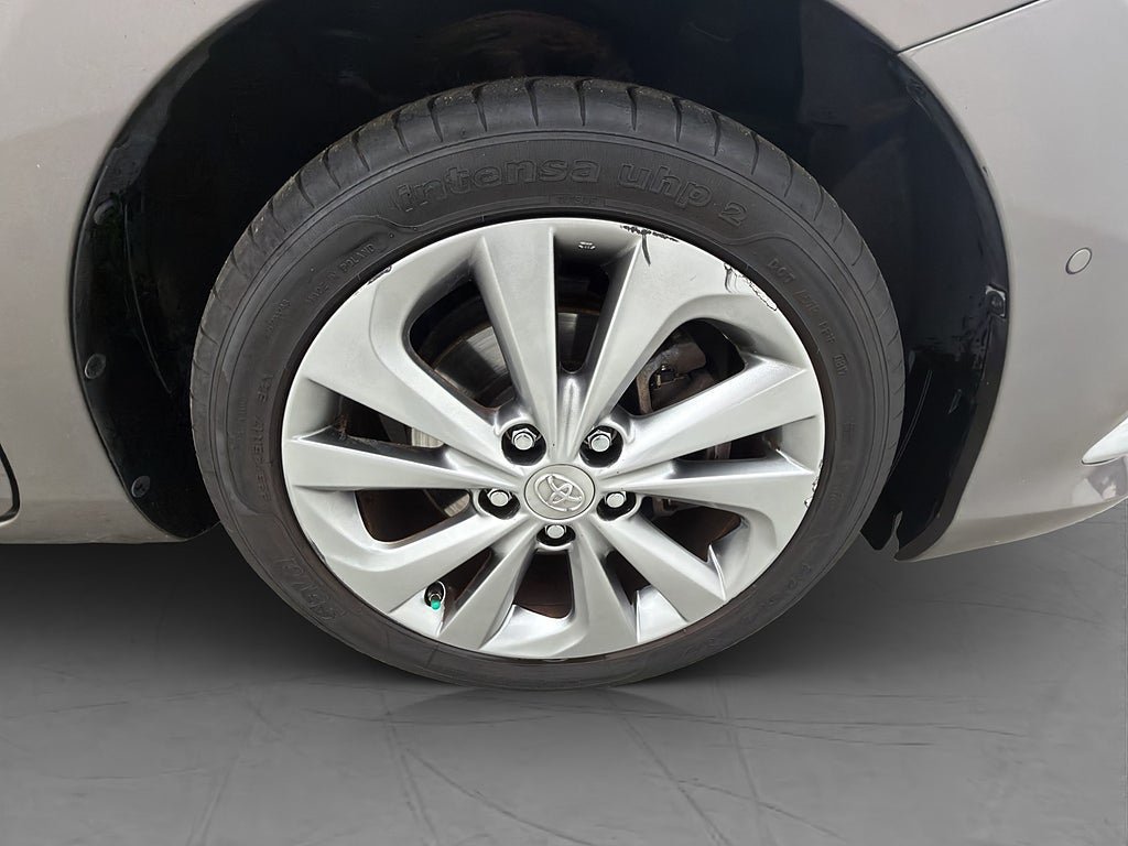 Vehicle Image 32