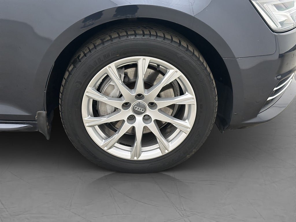 Vehicle Image 32